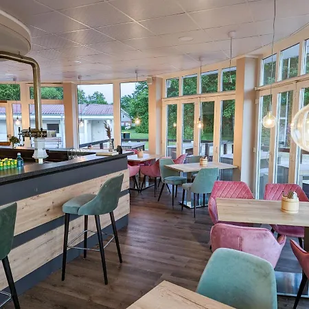 Friesland Glamping Camp Κάμπινγκ *