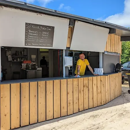 Κάμπινγκ Friesland Glamping Camp *